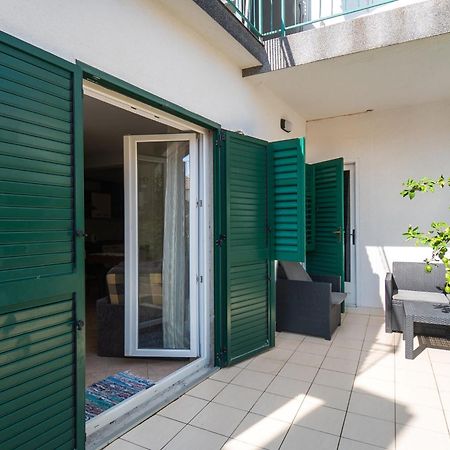 Apartments Polly Primosten Exterior photo