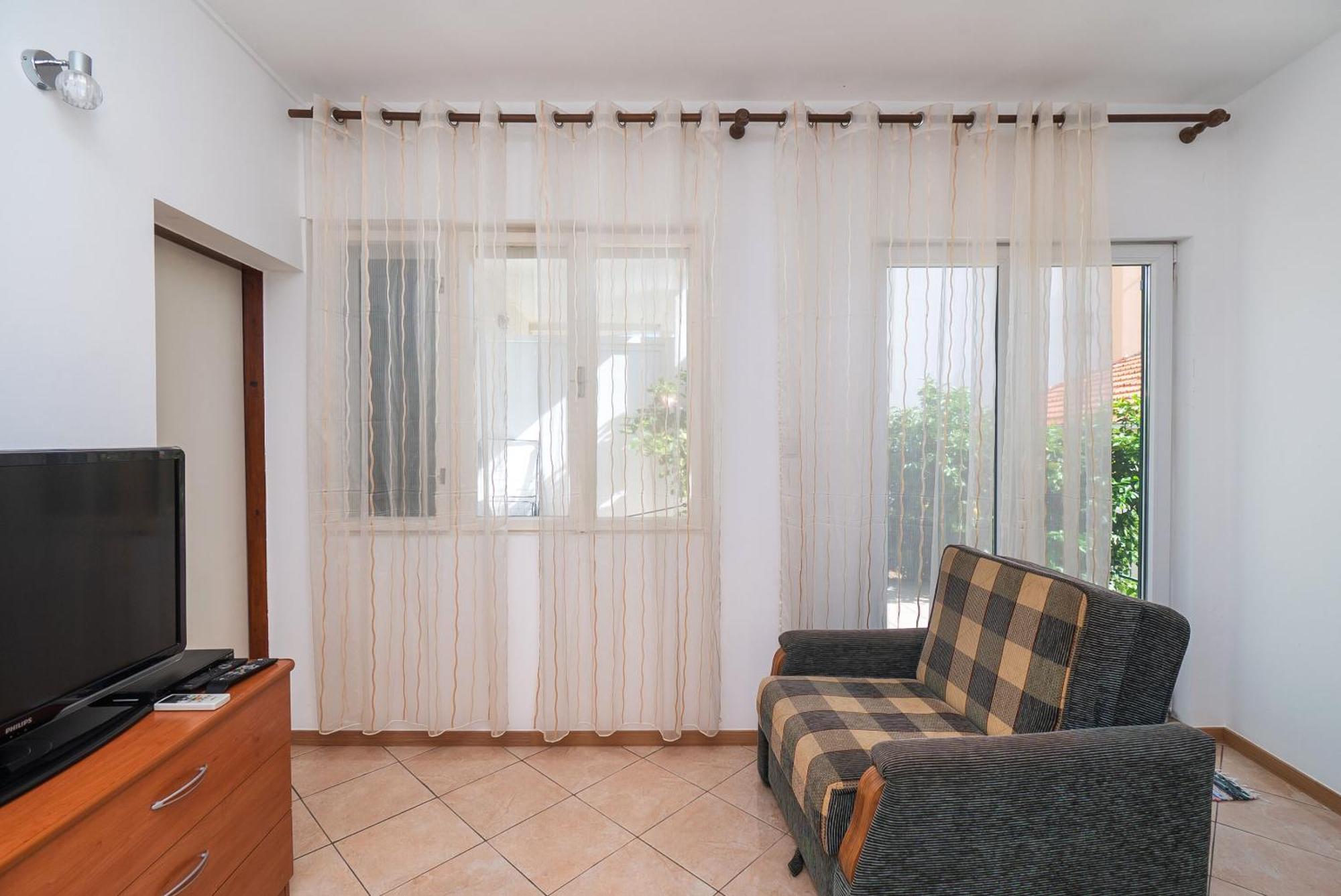Apartments Polly Primosten Exterior photo
