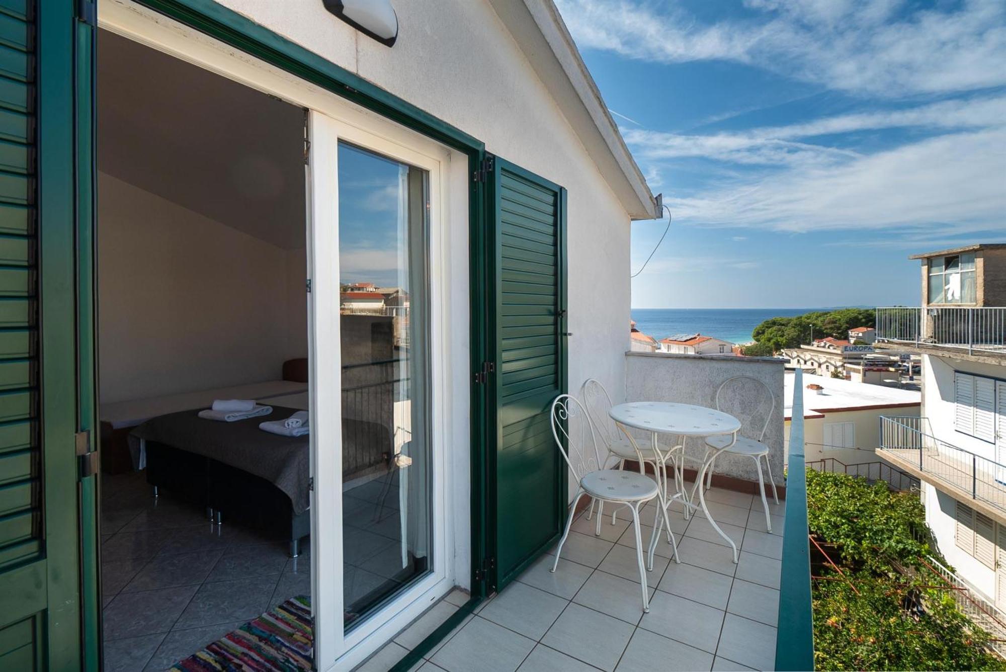 Apartments Polly Primosten Exterior photo