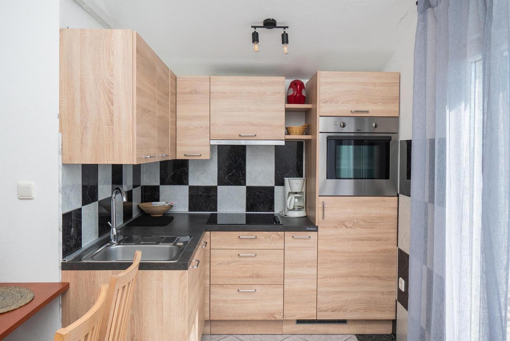 Apartments Polly Primosten Exterior photo