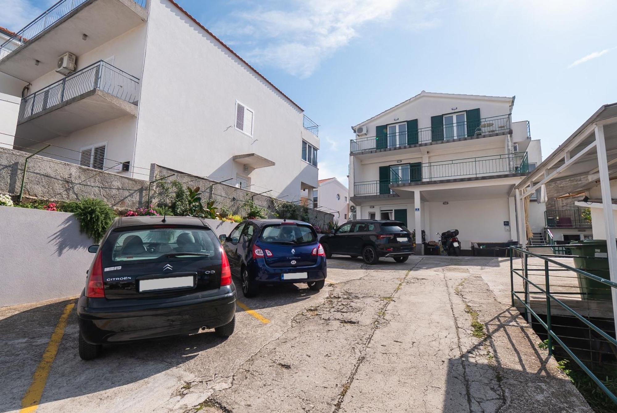Apartments Polly Primosten Exterior photo